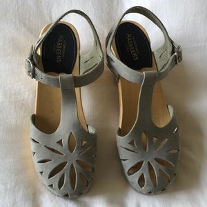 Gorgeous new light grey suede Swedish Hasbeens 37